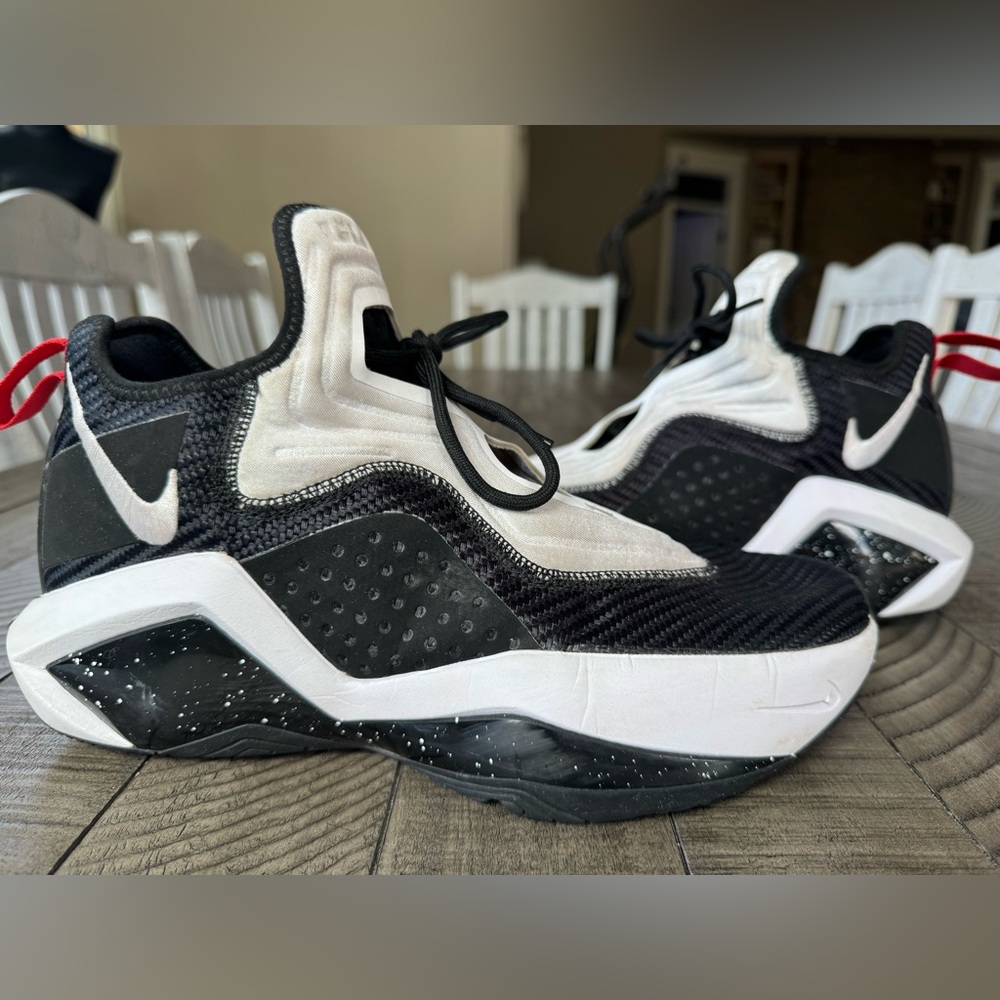 Nike LeBron Soldier Basketball Sneakers Men’s Size 8.5
